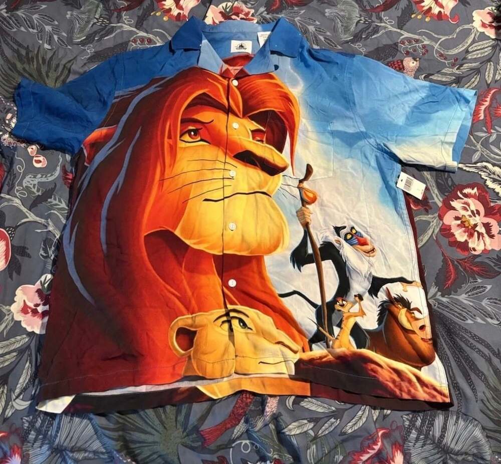 Disney The Lion King Camp Shirt Size L All Over Print